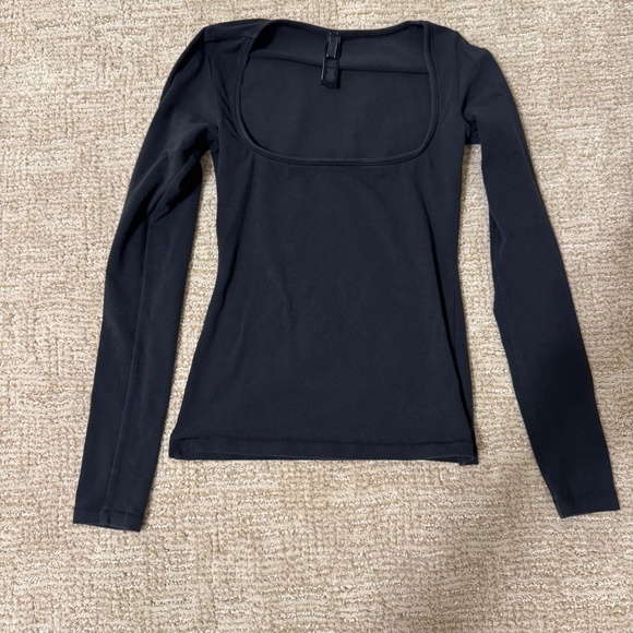 COTTON JERSEY SCOOP NECK LONG SLEEVE TOP - Soot - Picture 6 of 8